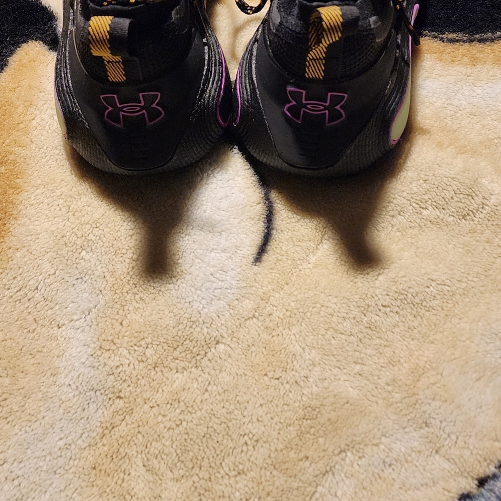 Under Armour Phantom HOVR shoes